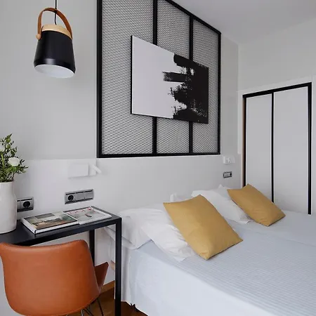 Marques, Blue Otel