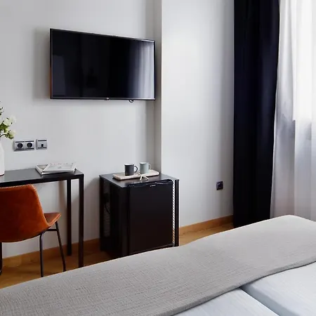 Hotel Marques, Blue 3*