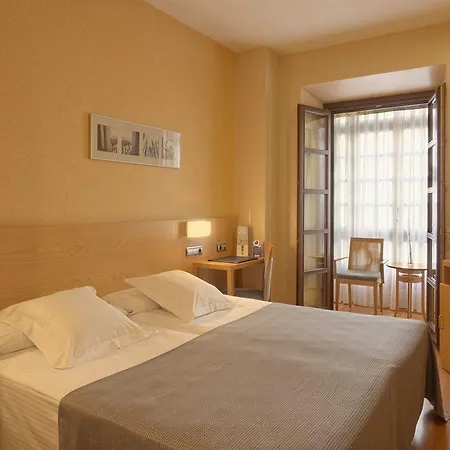 Marqués, Blue Hotel