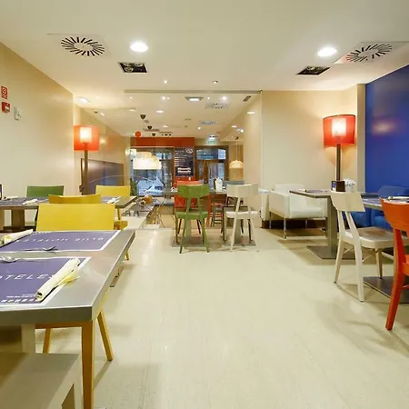 Marqués, Blue Hotel